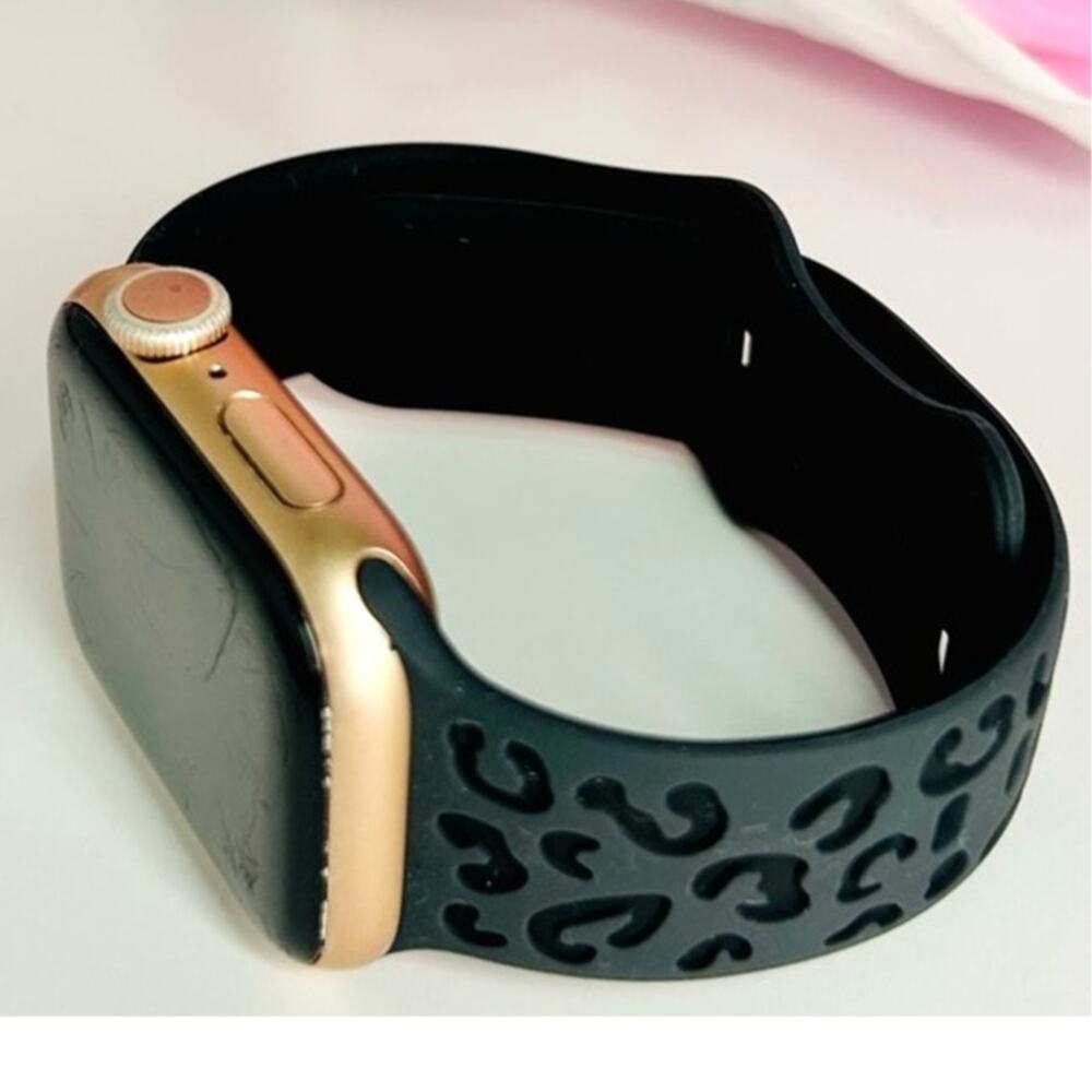 Matte Black Apple Watch Band 38 40 Silicone Strap Minimal NEW - Picture 8 of 12